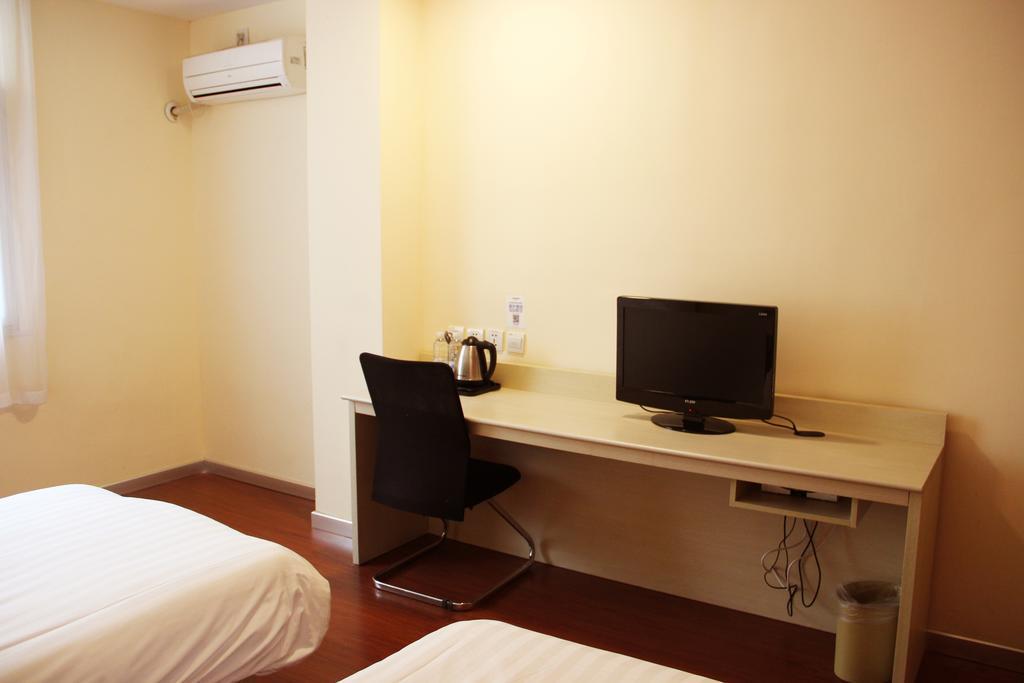 Hanting Express Qingdao South Chongqing Road Room photo