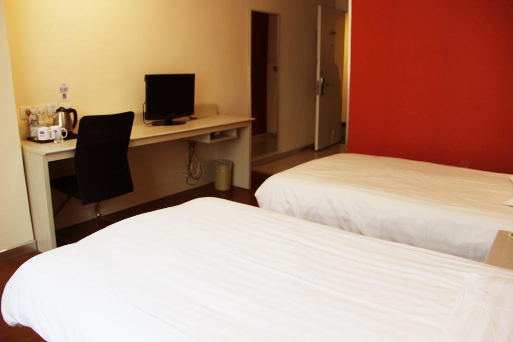 Hanting Express Qingdao South Chongqing Road Room photo