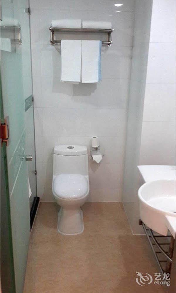 Hanting Express Qingdao South Chongqing Road Exterior photo